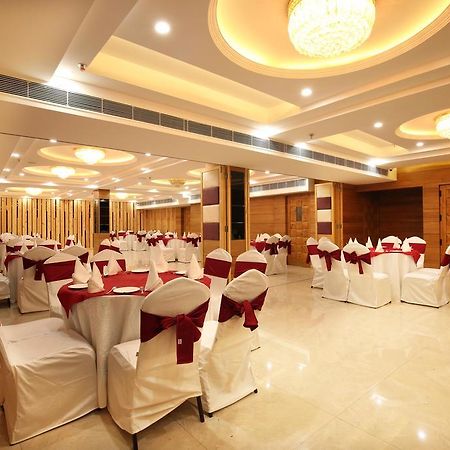 Mint Hotel Premia Chandigarh, Zirakpur Eksteriør bilde