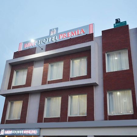 Mint Hotel Premia Chandigarh, Zirakpur Eksteriør bilde