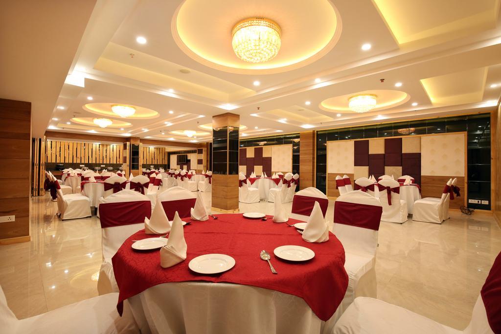 Mint Hotel Premia Chandigarh, Zirakpur Eksteriør bilde